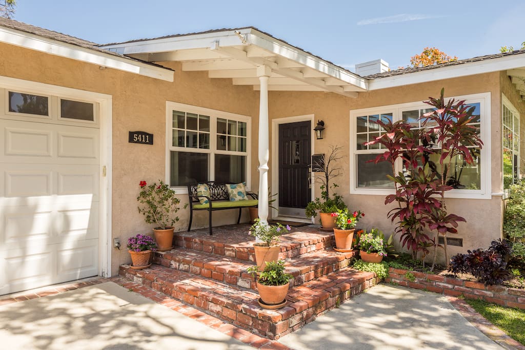 Front porch entrance for Guests. Keyless entry.
Hosts have separate entrance.