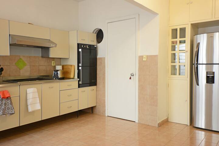 Hermoso grande, cómodo apartamento en Condesa gallery image 4