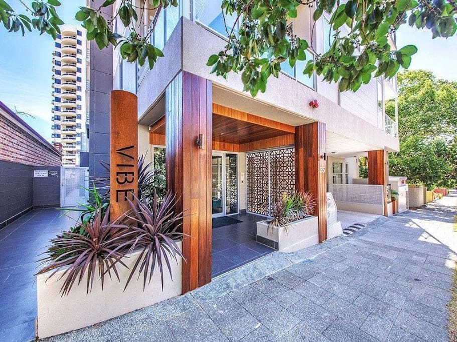 Apartment entrance on Wellington Street
