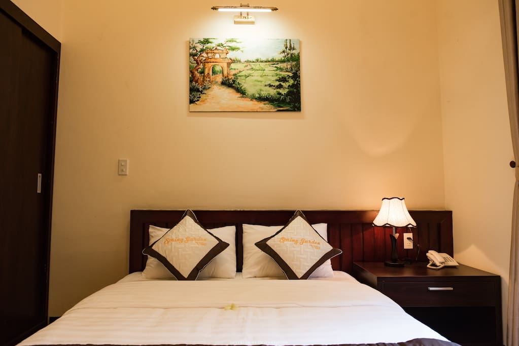 Simple and cozy, Apricot blossom is double rooms garden view with a smooth and poetical space. Guests will feel very comfortable to enjoy the peace after a day visiting Hue