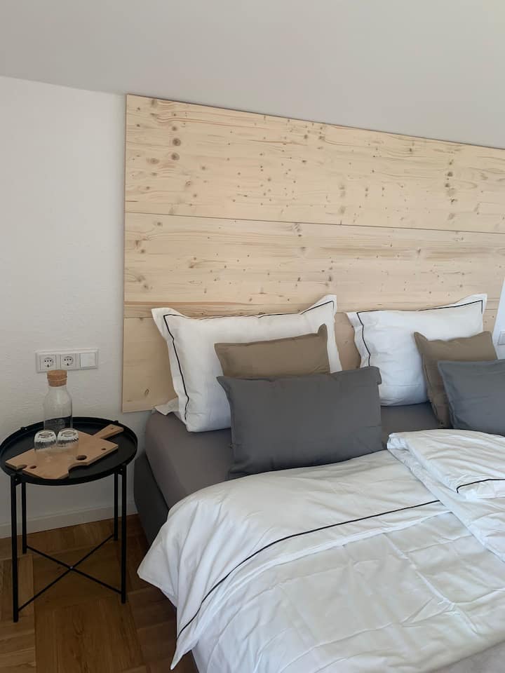 Doppelbett mit Fichtenholz, angenehmer Duft und gesunder Schlaf