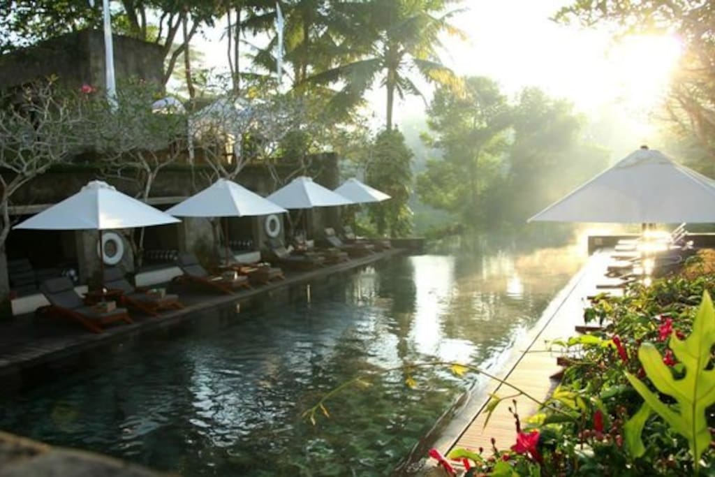 Public pool