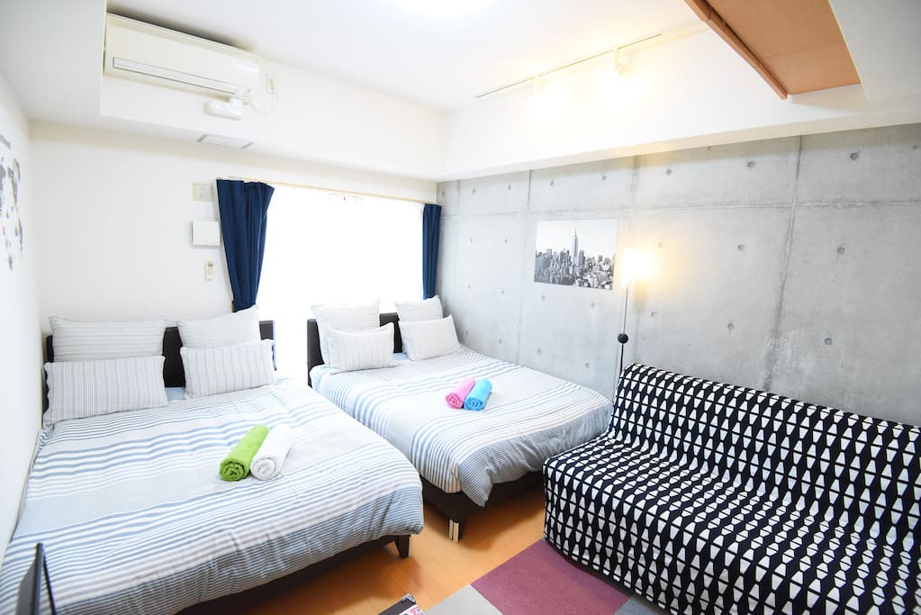 Bedroom(two double bed,one double sofa bed,6people)室内写真