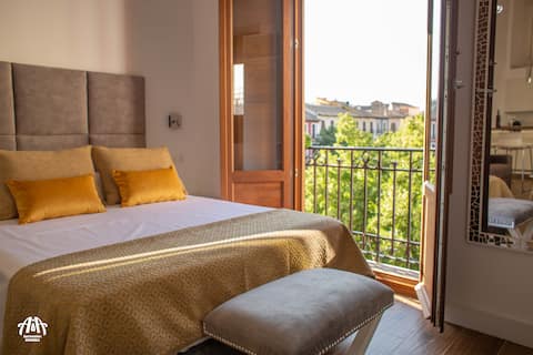 BRAND NEW BEAUTIFUL LOFT IN PLAZA  BIBRAMBLA III