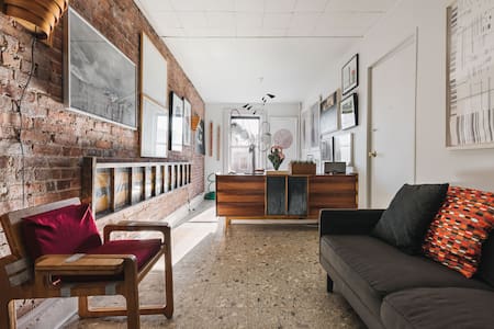 $80 night for this Stylish Arty Apt in Brooklyn