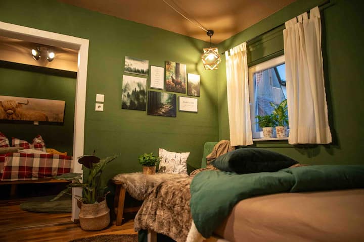 حيث يقول أن الغابة السوداء يجب أن تكون أيضًا في الغابة السوداء، أليس كذلك ؟