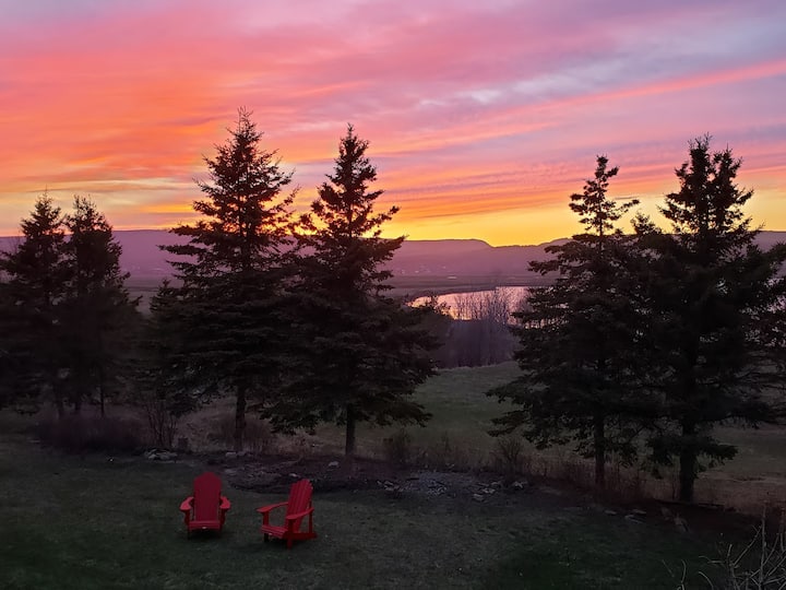 Amazing Views Near Fundy's Biggest Attractions up Houses for Rent in