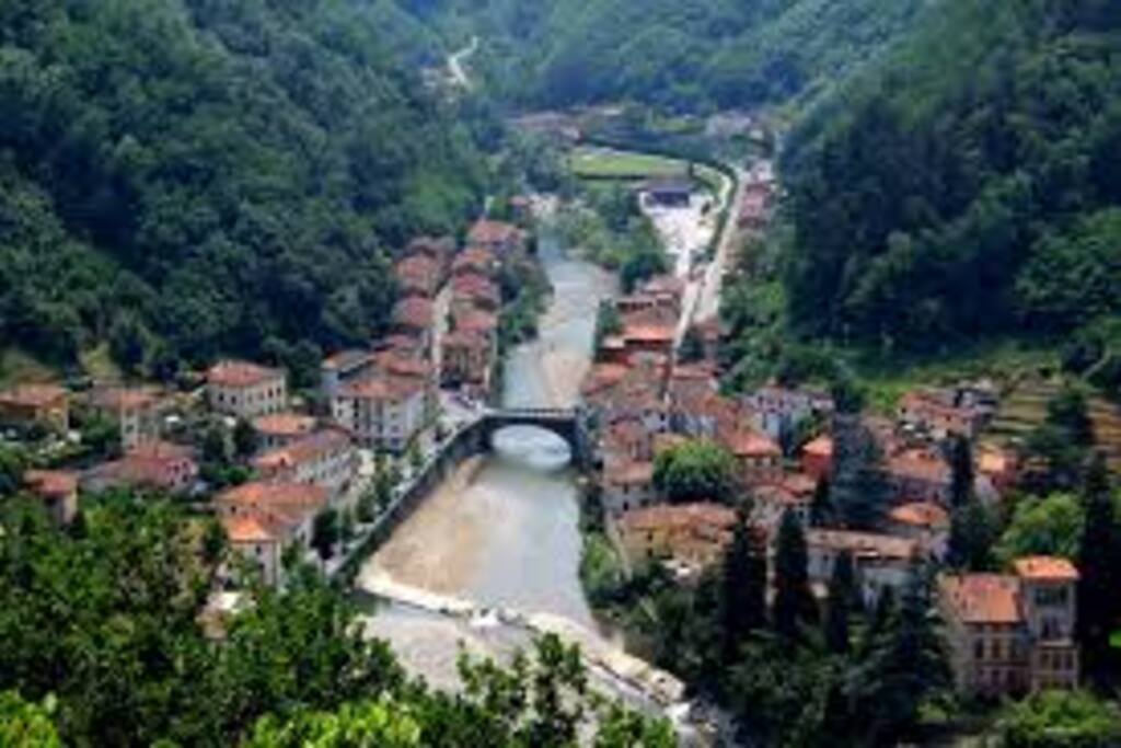 Vista dall'alto del ponte