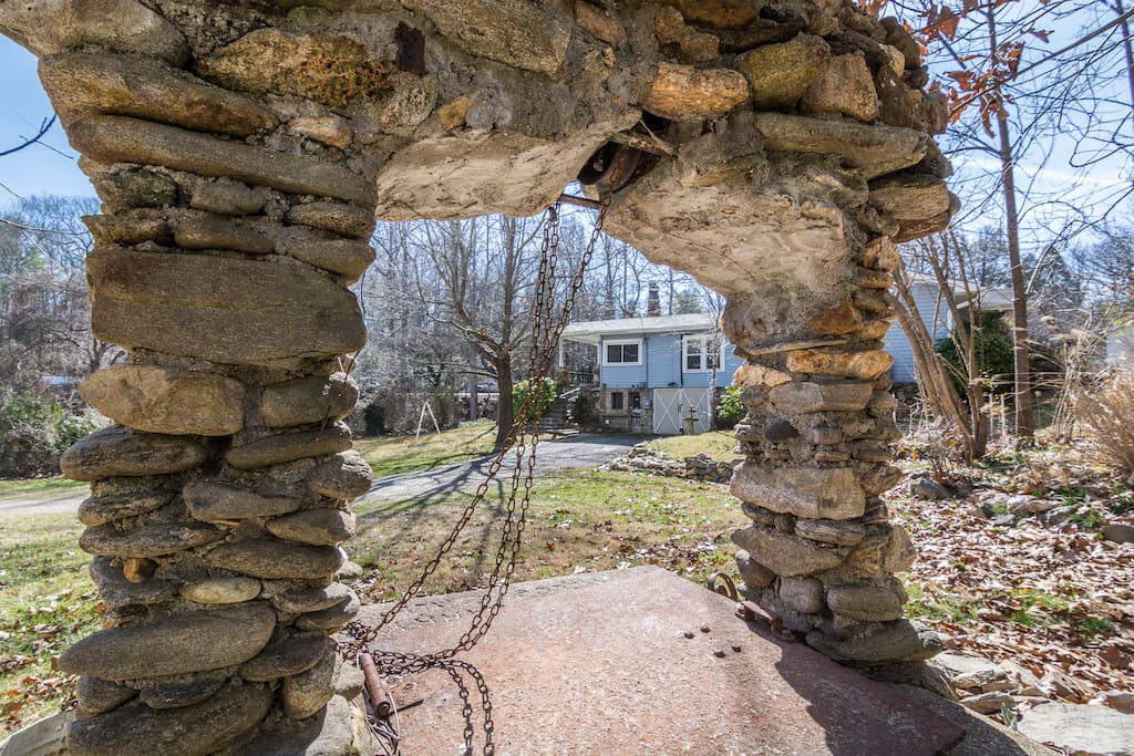 Make a wish in the well...At Magical Daisy Rock Cottage!
