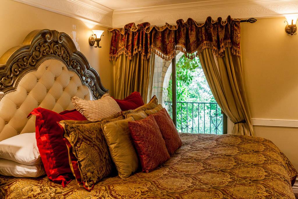 King Bed