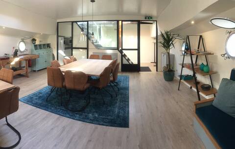 Group accommodation Rooms on Water