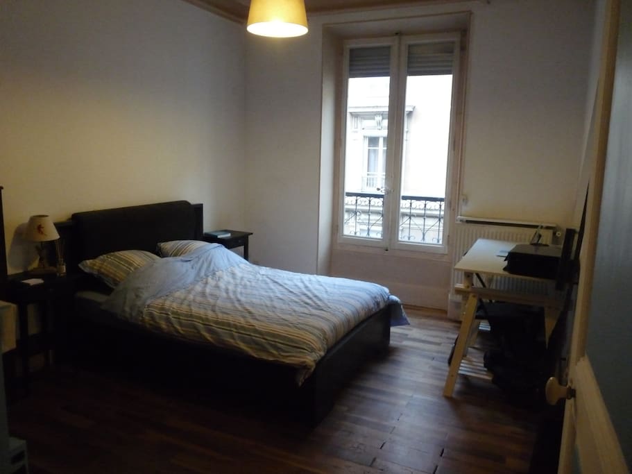 Une belle et grande chambre