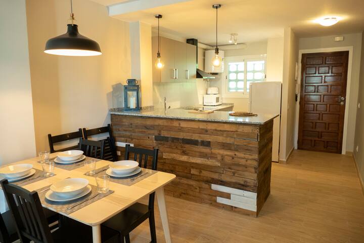 New Apartment 15’ to Port Aventura 5’ to beach