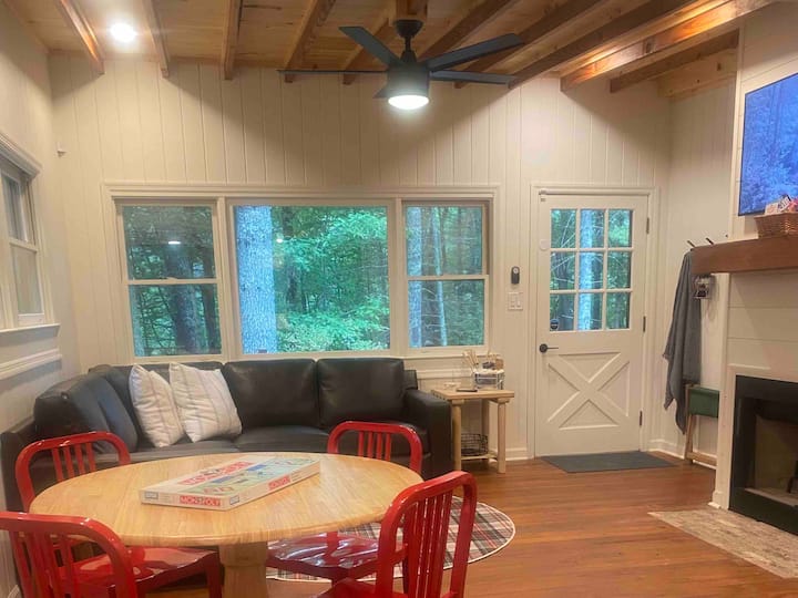 Little Woodchuck: Hot Tub+fire Pit+family Friendly - Lake Burton, GA