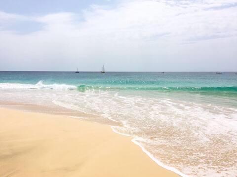 Spacious villa with gorgeous ocean view in Maio