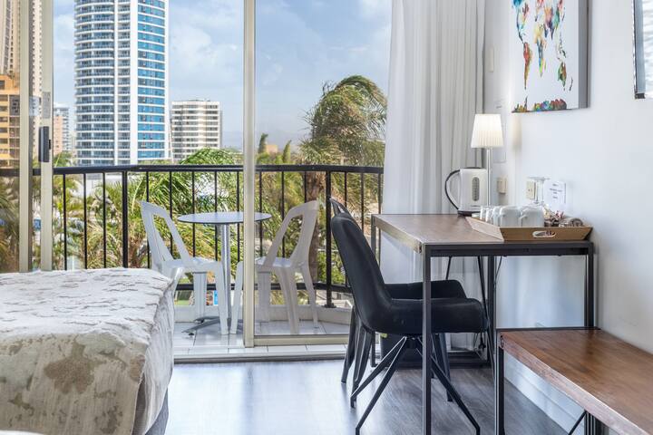 Balcony bliss in city centre! free internet .