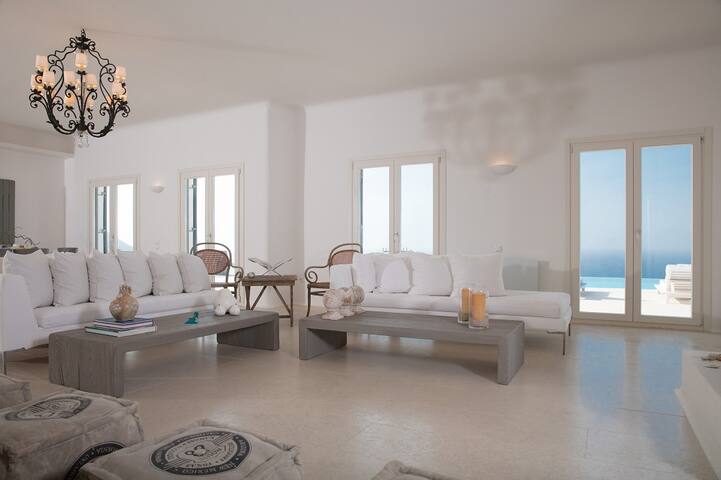 Chef included by Fantasia Villas: Villa Madison gallery image 4