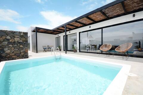 Casa Serenidad -with private pool -Lajares