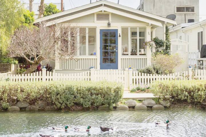 The Cottage On Carroll Canal Cottages For Rent In Los Angeles