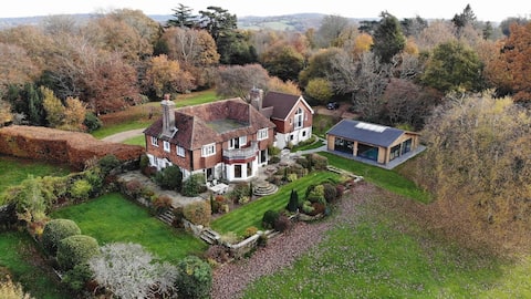 Beautiful Country House With Indoor Pool & Grounds