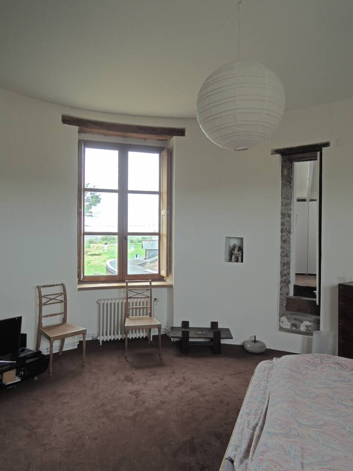 חדר עגול בקומה הראשונה