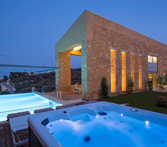 Olea Villa 2 – Heated pool & hot tub by the sea