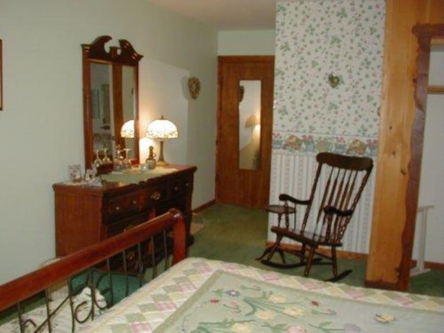 Queen Bedroom