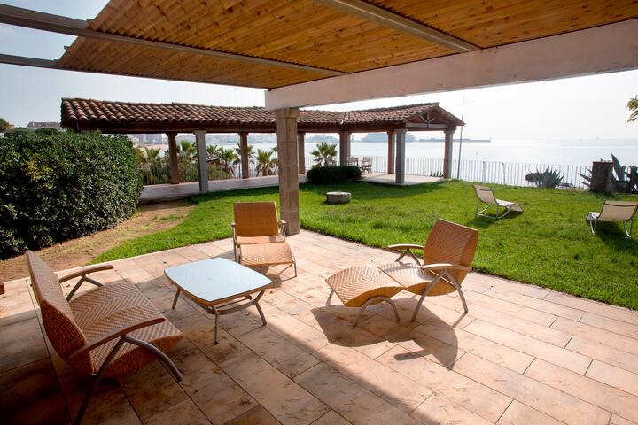 ÀNCORA VELLA – HOUSE WITH VIEWS TO SEA gallery image 4