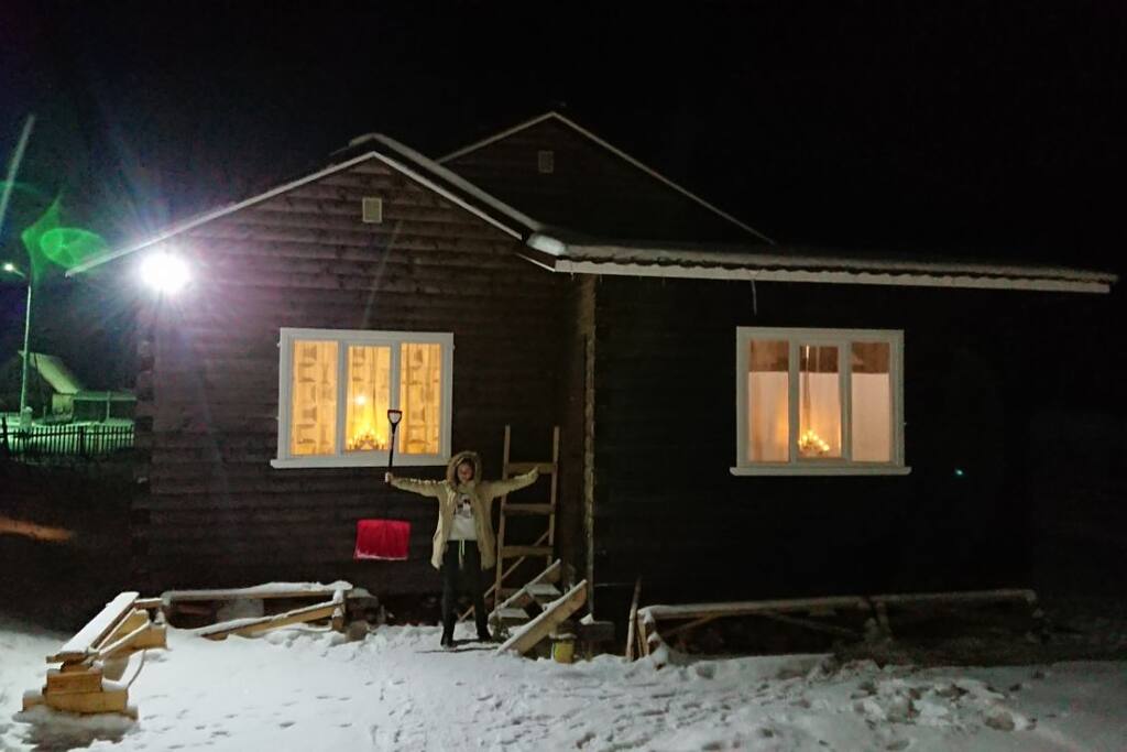 Дом снаружи в вечернее время