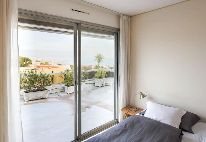 1号卧室，可欣赏昂蒂布老城区的美景