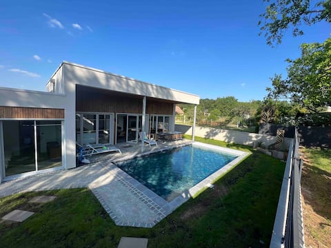 Villa Pool Close to 24-Hour Circuit