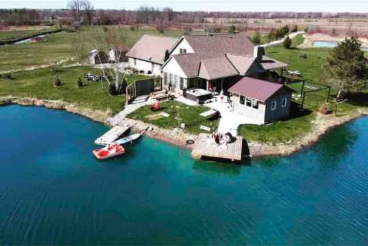 Stunning Private Cottage/pond On 20 Acre Property - Orillia