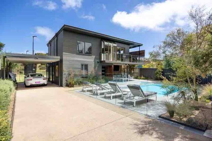 Blairgowrie Holiday House. Pool,Heated SpaTennis . gallery image 3
