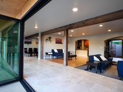 Amazing Views, Amazing Modern Broadmoor Home