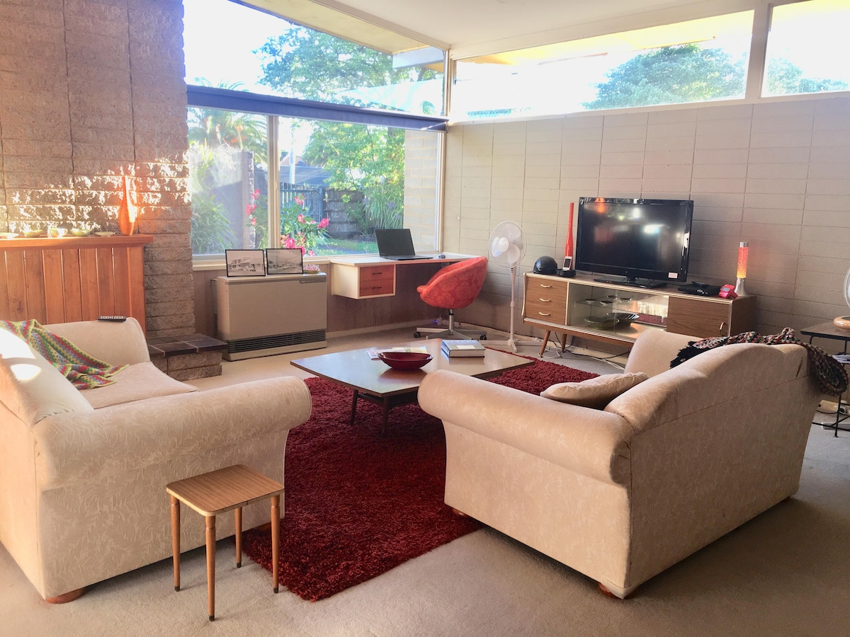 Popular Airbnb listing: Relax at Tranquil Rye short walk to beach & shops in Rye