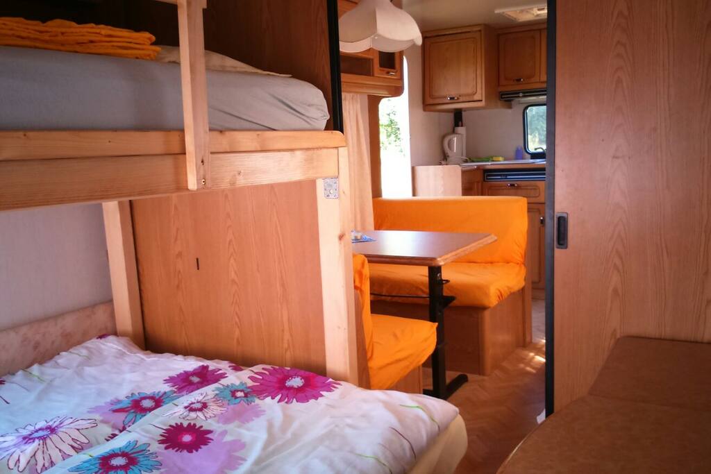 Blick vom Schlafzimmer nach vorn