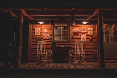 Western style stoop shack, Way too cool, HTub, EV