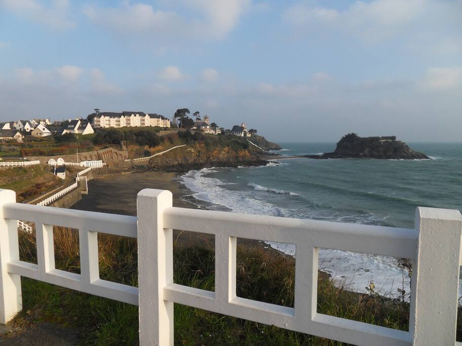 Plage de la Comtesse à 500m