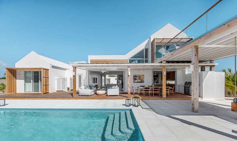 Aqueous: Luxury Villa w/Tranquil Pool Near Beach