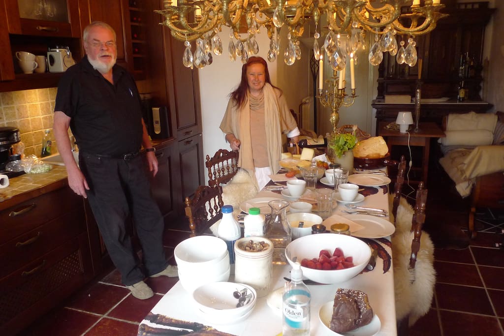 Barbara and Haakon invite you to our home in Toscany