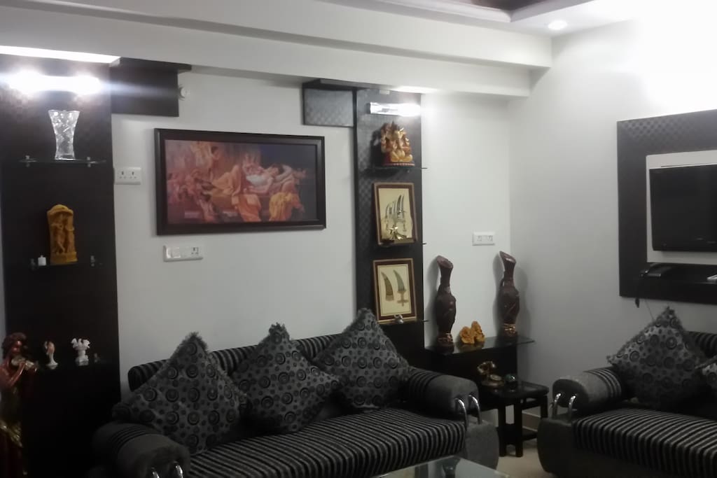 WELL FURNISHED LOBBY FOR ALL