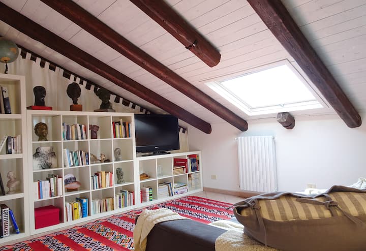 Salon avec canapé-lit queen size