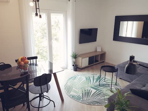 Popular Airbnb listing: Superior Apartment Gervais Rijeka 3BR,Free Parking in Mjesni Odbor Podvežica