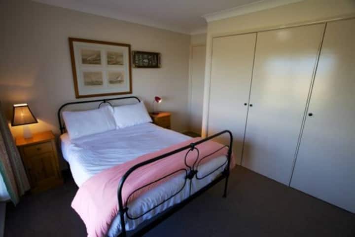 Dvojlôžko v druhej spálni