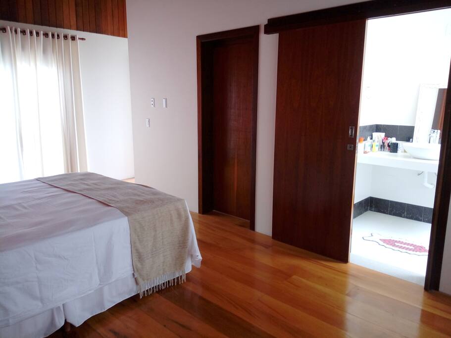 Suite - Quarto com banheiro / Habitación con baño
