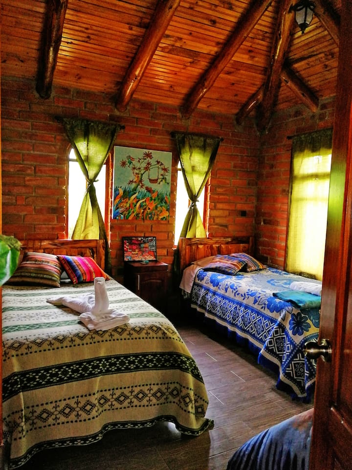 غرفة (بونيوشيكي) ثلاثية مع ، حمام خاص ، ماء ساخن ، دش ؟ 