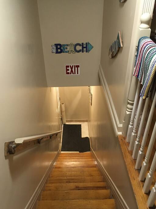 Common area: Stairwell up and down.