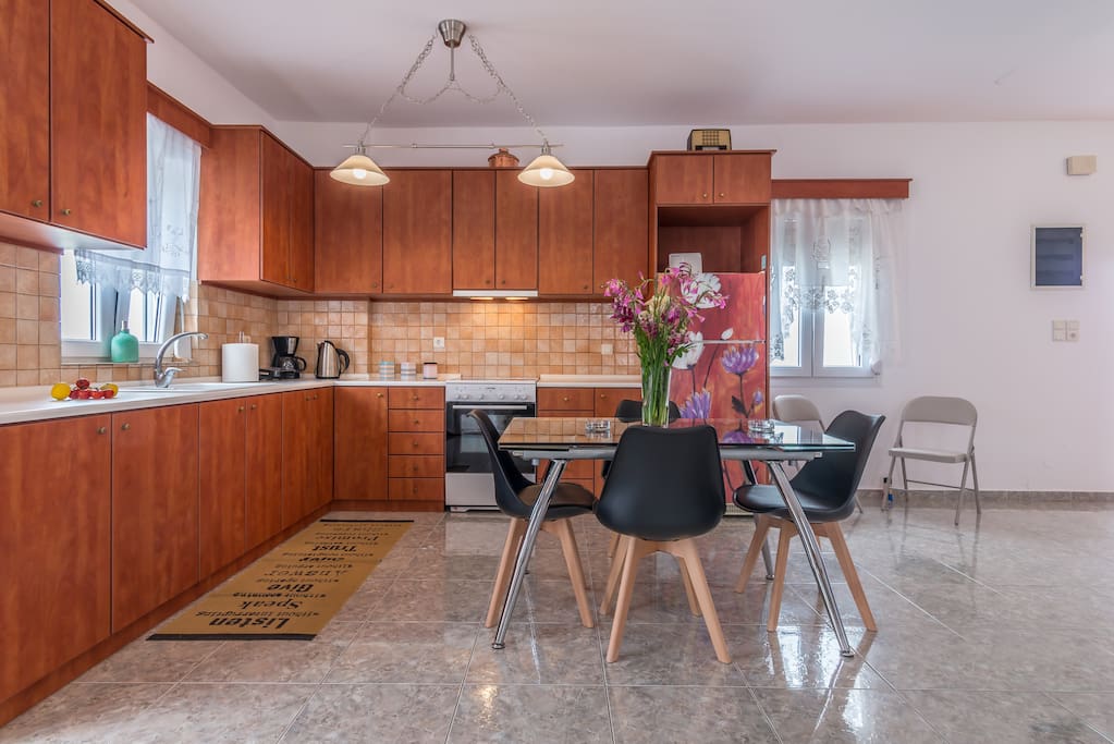 Living room & Kitchen