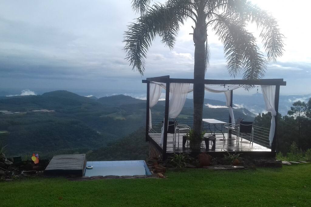 Vista 180 graus - 750 m. altitude