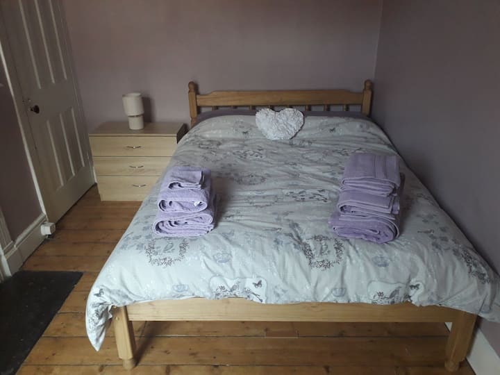 ห้องนอนที่ 2 ชั้นบนเตียงคู่